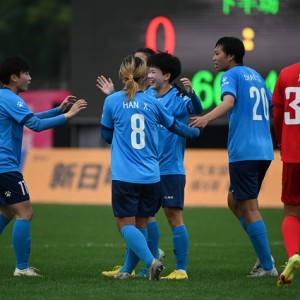  里昂女足四夺法甲联冠创历史新王朝  