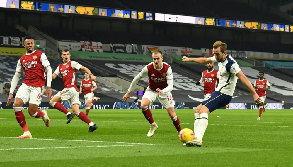  孙兴慜世界波破门，热刺绝平曼城保留争冠希望  