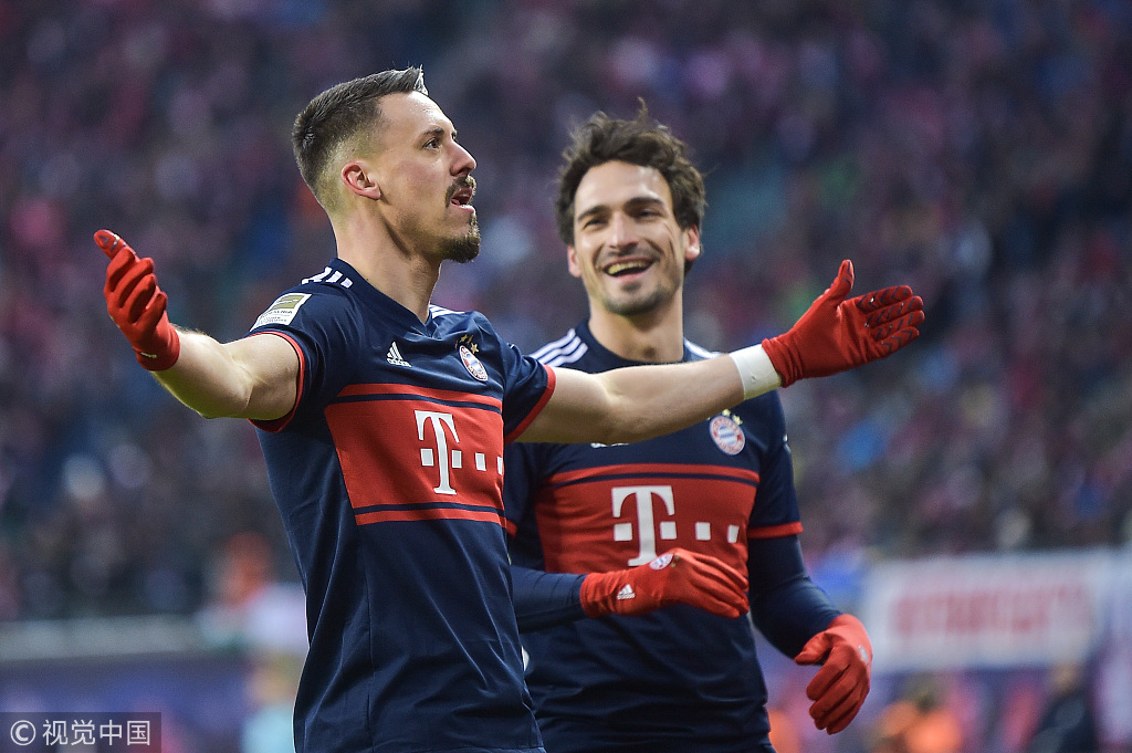  拜仁慕尼黑客场逆转击败莱比锡红牛  