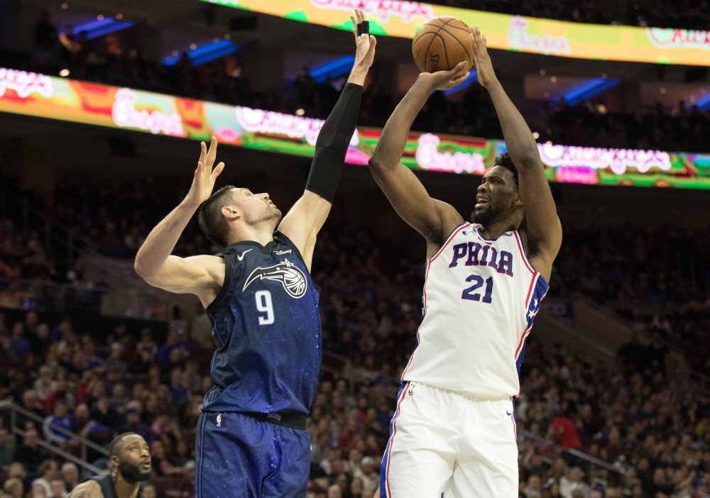  76人恩比德统治内线，轻取奇才  